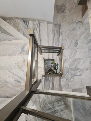 Hallway - Fera (Belgrade)