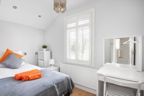 3 Schlafzimmer, Bügeleisen/Bügelbrett, WLAN, Bettwäsche