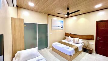 Deluxe Triple Room | In-room safe, soundproofing, free WiFi