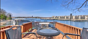 Large Lake Home-New Dock-Close to Shopping and Golf-Middle of Osage
