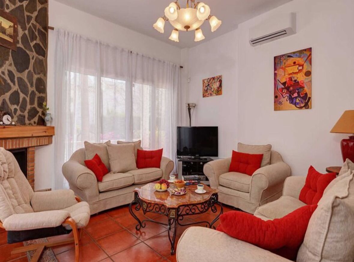 Smart TV, ping pong, books