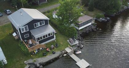 *New Listing* Charming, Year Round Lake Front Camp