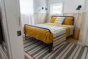 4 室のベッドルーム、デスク、旅行用ベビーベッド、WiFi (無料)