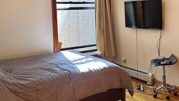 1 bedroom, iron/ironing board, travel crib, WiFi