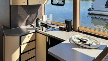 Réfrigérateur, plaque de cuisson