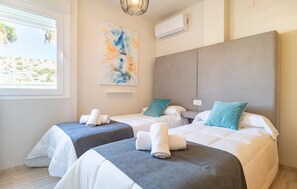 2 عدّة غرف نوم وسرير سفر