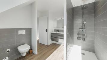 Douche, sĂšche-cheveux