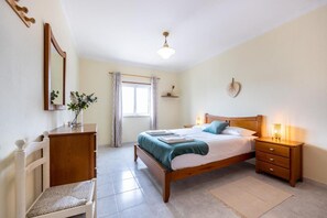 3 bedrooms, in-room safe, iron/ironing board, free WiFi - Casa Timor - Perfect Stay for Exploring Lagos & Algarve (Lagos)