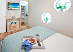 4 Schlafzimmer, Schreibtisch, Bügeleisen/Bügelbrett, Reisekinderbett