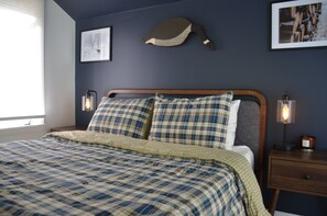 4 bedrooms, desk, iron/ironing board, WiFi