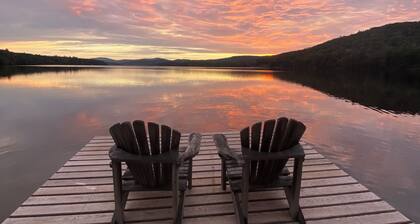 Hillside Retreat: Cozy Getaway Near the Peaks