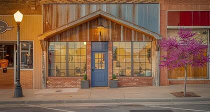 Bluebird Place Jessie Room: A Rt 66 Historic Project