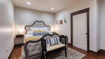 1 bedroom, iron/ironing board, free WiFi