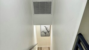 Unclassified image, 4 of 14, button - Format Stays Coliving (Los Angeles)