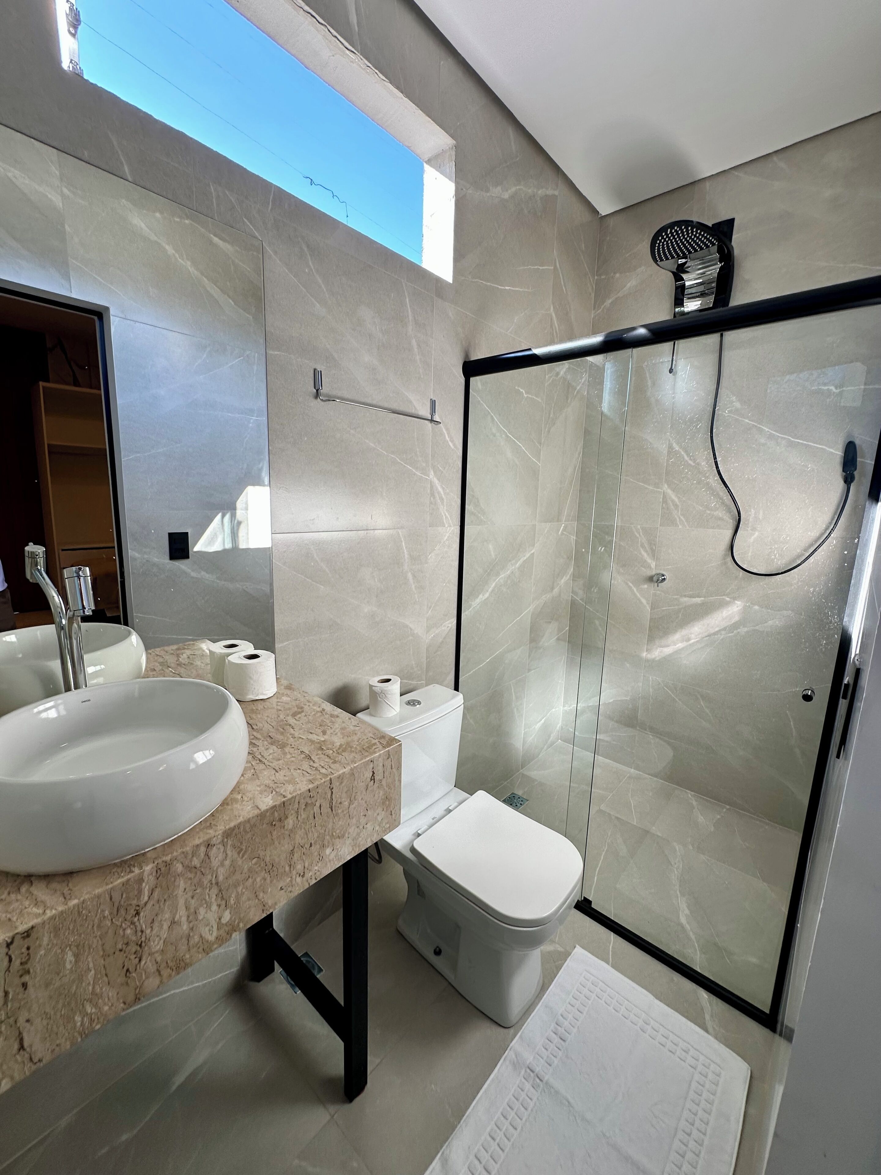 Classic Twin Room | Bathroom | Towels, soap, toilet paper