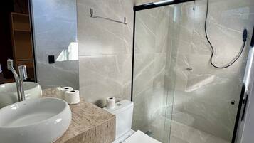 Classic Twin Room | Bathroom | Towels, soap, toilet paper