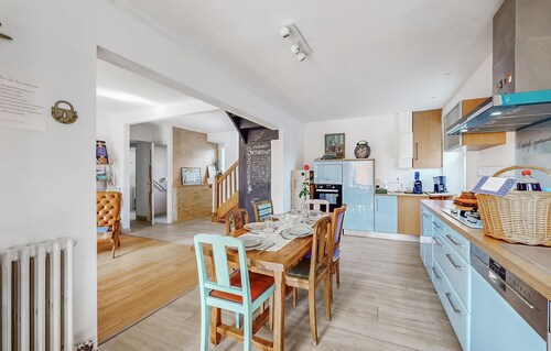 3 bedroom amazing home in Le Vieux-Bourg
