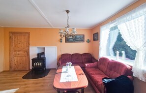 TV, fireplace - Beautiful home in Reksteren with WiFi (Reksteren)