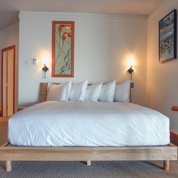 Sooke Harbour House - Sooke