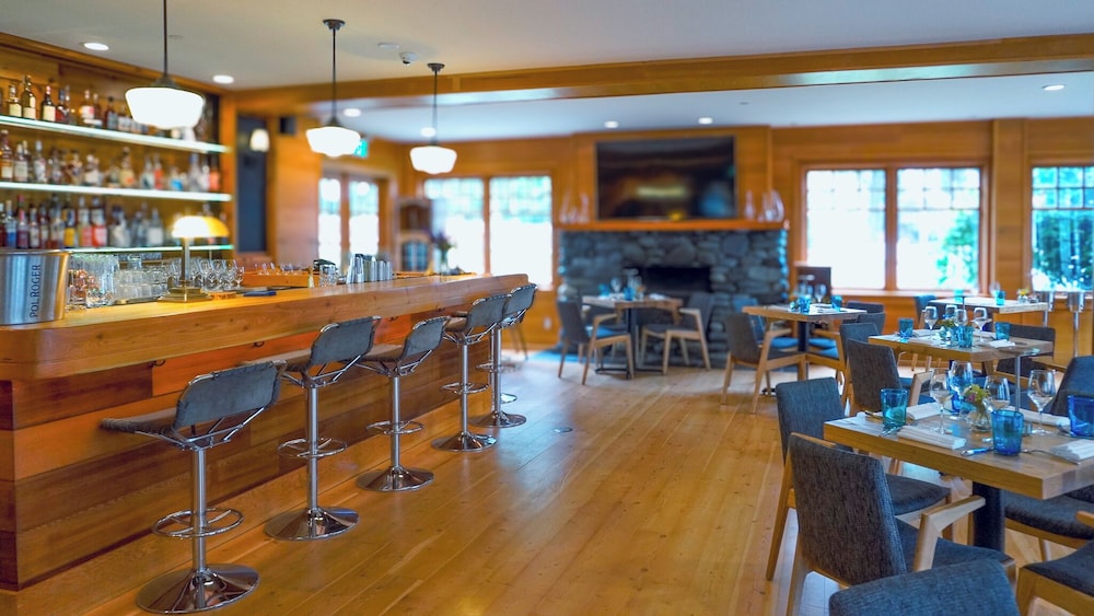 Sooke Harbour House by null