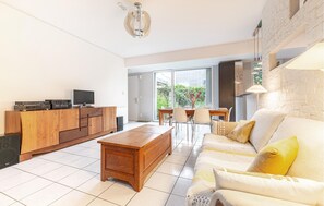 Stereo - 4 bedroom amazing home in Nantes (Nantes)