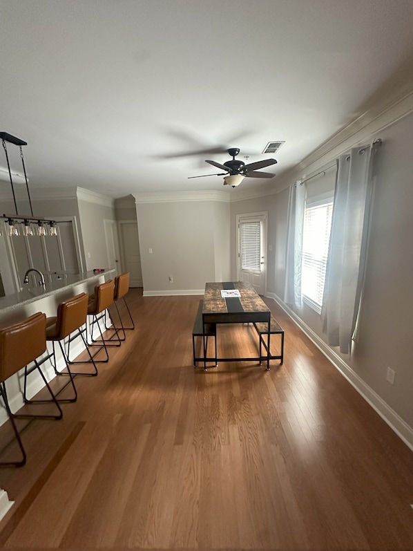 تناول الطعام