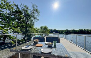 Unclassified image, 3 of 19, button