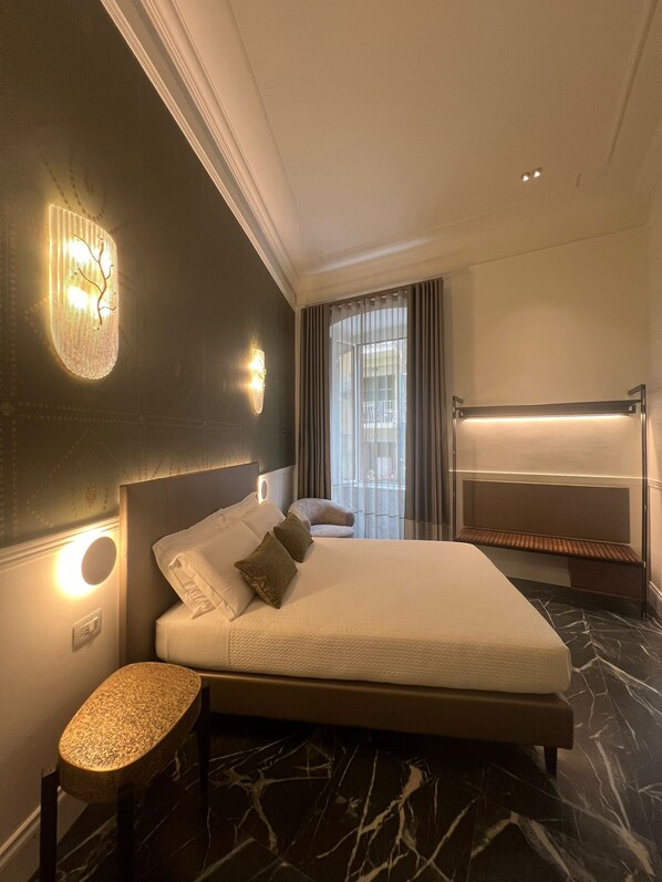 Deluxe Room | Egyptian cotton sheets, premium bedding, down comforters, pillowtop beds