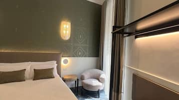Deluxe Room | Egyptian cotton sheets, premium bedding, down comforters, pillowtop beds