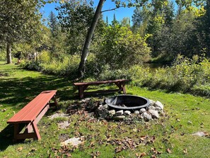 Property grounds - Sleeping Bear Riverside Cabins - Cabin #5 (Honor)