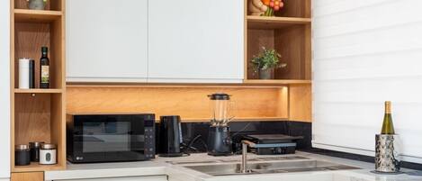Fridge, microwave, oven, stovetop