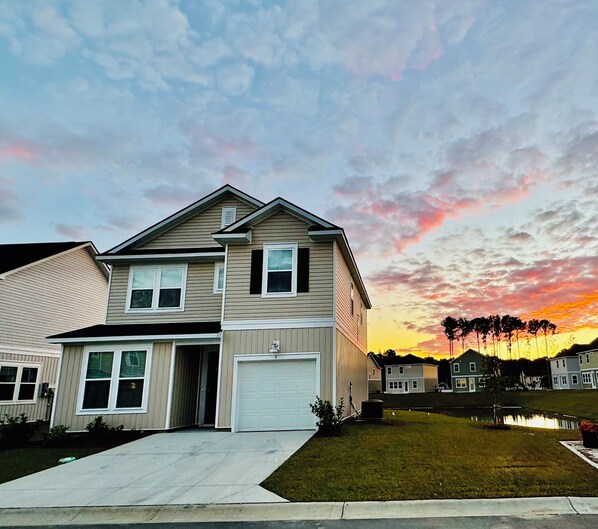 Exterior - Sun, Sand, and Golf--Minutes to the Beach! Community Pool-Game Rm-Blackstone! (Little River)