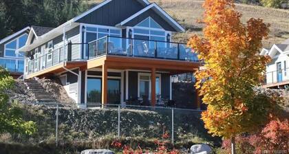 La Casa Cottage Beach Vibe, Entire Home Lake Views