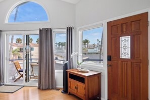 Interior - Luxury Ocean View Townhouse Steps to Sandy Beach (Oceanside)