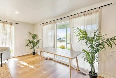 Private Bedroom & Bath, Near Ogden Trail!