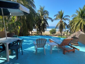 Outdoor dining - Casa Pelicanos is a private beachfront home with pool. Short walk to town.
 (Troncones)