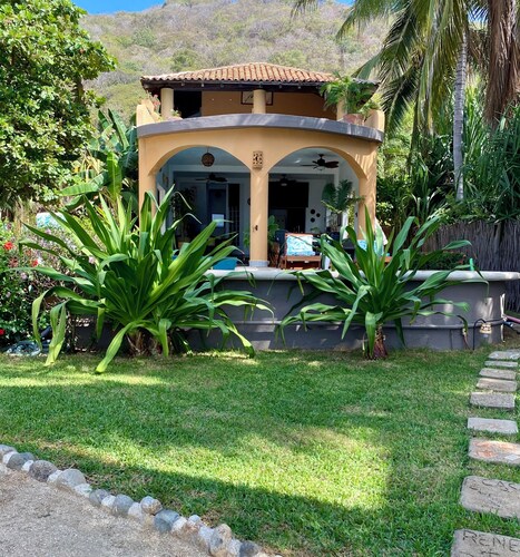 Casa Pelicanos is a private beachfront home with pool. Short walk to town.

