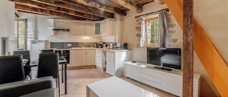 Réfrigérateur, four, cafetière/bouilloire