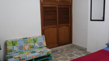 1 bedroom, WiFi, bed sheets