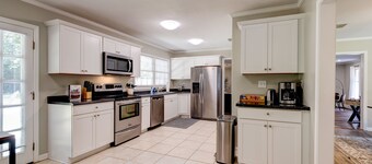 Newly Updated-Sprawling Ranch on Wimbledon