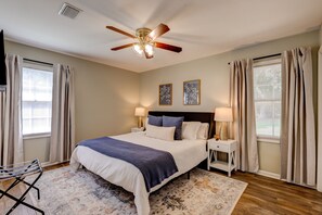 4 slaapkamers, een strijkplank/strijkijzer, wifi, beddengoed