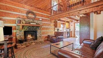 Smart TV, fireplace, DVD player, books