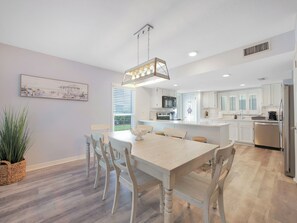 Dining - Beachfront Paradise (St. Augustine)