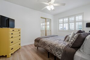 2 bedrooms, iron/ironing board, WiFi, bed sheets