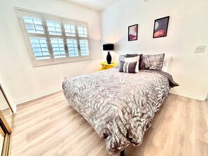 2 chambres, fer et planche à repasser, Wi-Fi, draps fournis