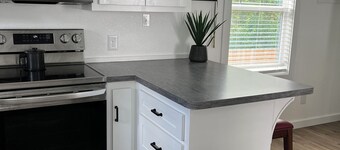 Cozy cabin with WiFi and AC in brilliant Brazoria