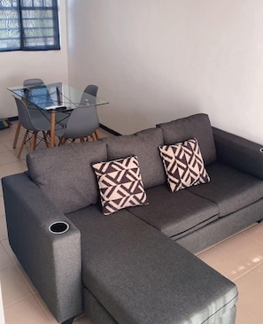 Traditional House | Living area - Casa dos pisos  (Pesquería)