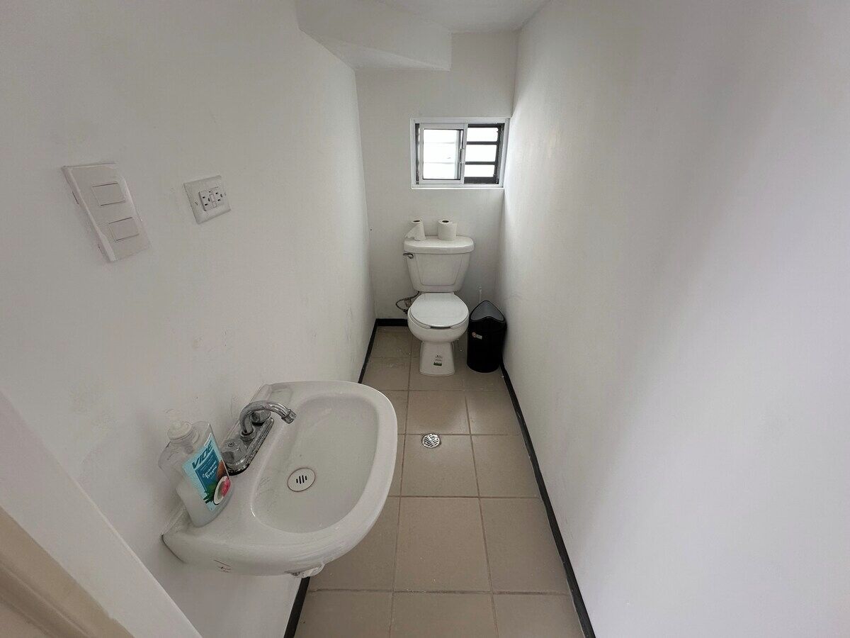 Towels, soap, shampoo, toilet paper