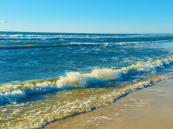 Beach nearby, sun loungers, beach towels