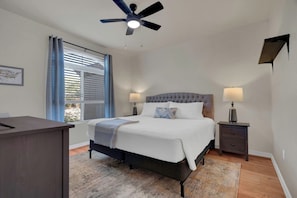 2 habitaciones, escritorio, tabla de planchar con plancha y wifi 